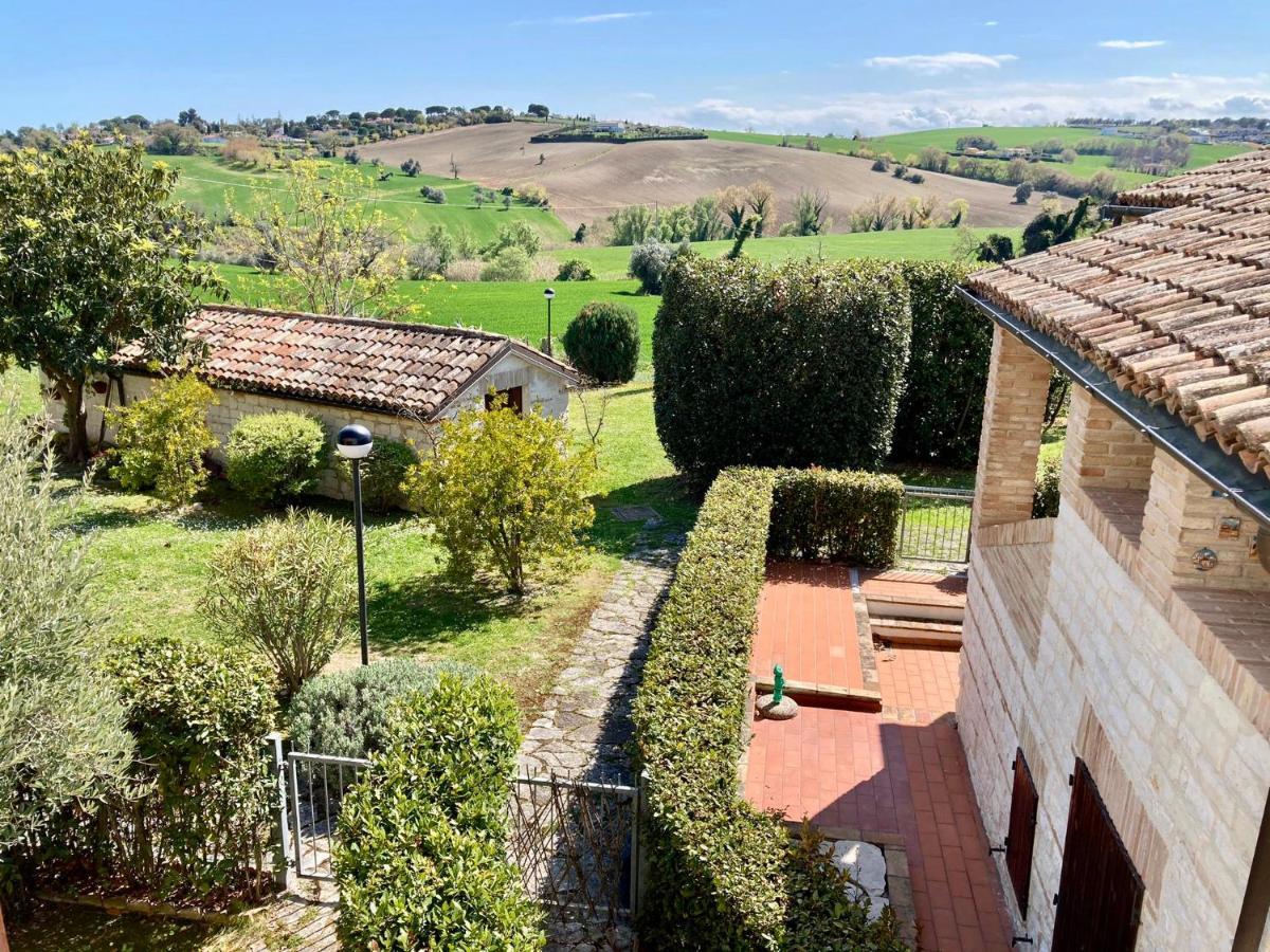 S214 - Sirolo, Trilocale Con Giardino In Zona Tranquilla Daire Dış mekan fotoğraf